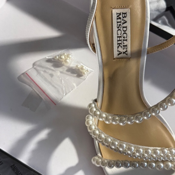 Badgley Mischka Womens Amora White Pearl Satin Ankle Strap Size 8 new - Picture 10 of 15